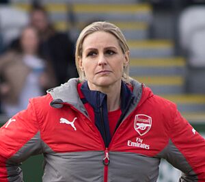 Archivo:Arsenal LFC v Kelly Smith All-Stars XI (038) (cropped)
