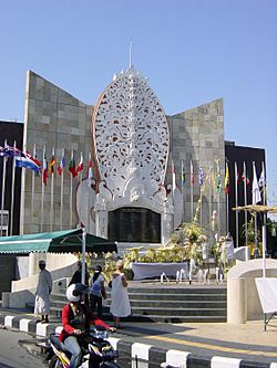 Bali kuta blast monument ag1.jpg