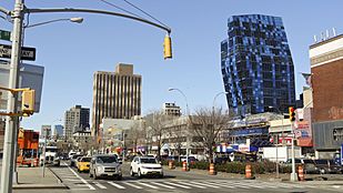 Archivo:Blue Condominium Tower Neighborhood