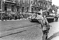 Archivo:Bundesarchiv Bild 101I-680-8282A-38A, Budapest, Panzer VI (Tiger II, Königstiger)