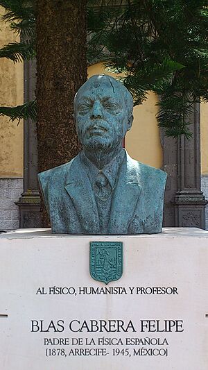 Archivo:Busto de Blas Cabrera Felipe en el Instituto de Canarias en La Laguna