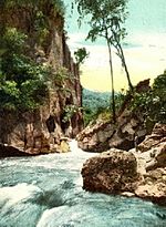 Archivo:Cañon del río Guaire 2013 derivate 000