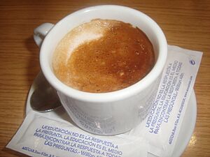 Archivo:Café expreso con leche