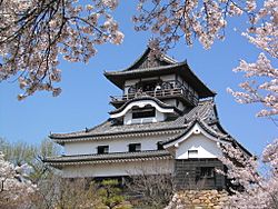 Archivo:Castle in Inuyama