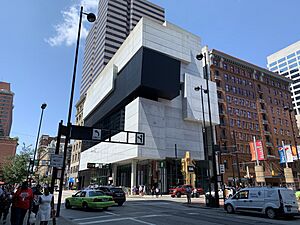 Archivo:Contemporary Arts Center, Cincinnati, 2019