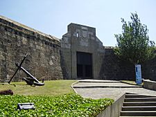 Archivo:Entrada del Castillo de San Antón