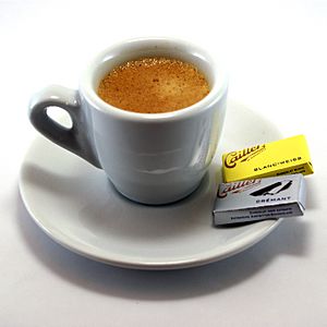 Archivo:Espresso and napolitains