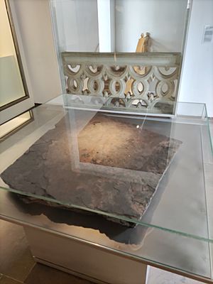 Archivo:Estela de la necrópolis megalítica de Fonelas (Museo Arqueológico de Granada)