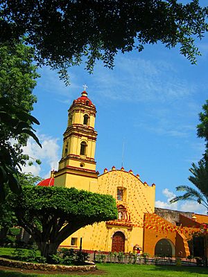 Archivo:Ex-Convento Franciscano de Santiago Apostol - Jiutepec, Morelos.