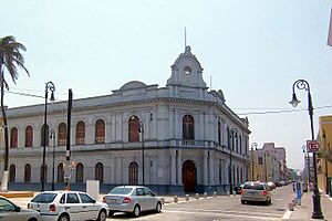 Archivo:Fachada IIV