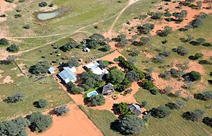 Archivo:Farm in Namibia (2017)