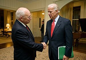 Archivo:Joe Biden and Dick Cheney at VP residence