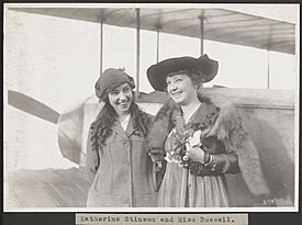 Archivo:Katherine Stinson and Miss Russell