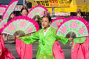 Archivo:Korean Festival Parade LA