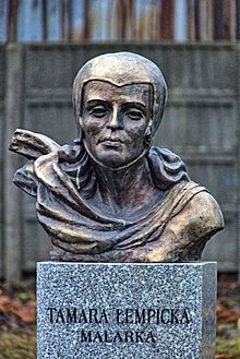 L2890841 rzeźbiarz Sławomir Micek popiersie malarka Tamara Łempicka.jpg
