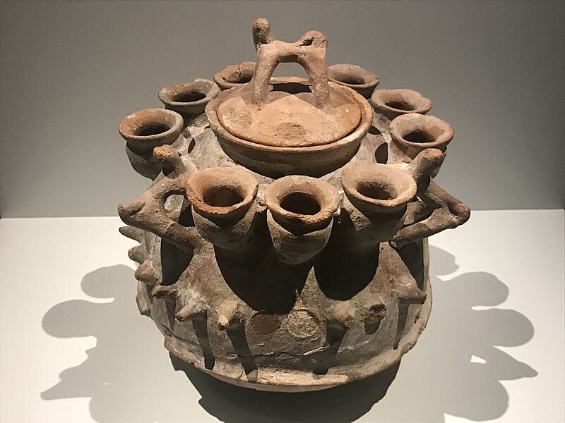 Marmite rituelle pour le culte de Mami Wata (Bénin, Porto-Novo) - 2