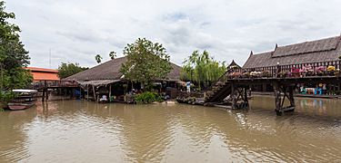 Mercado flotante, Ayutthaya, Tailandia, 2013-08-23, DD 05