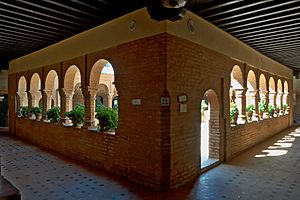 Archivo:Monasterio de la Rábida. Claustro mudéjar