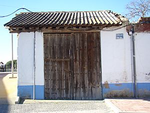 Archivo:Moraleja de las Panaderas calle Real arquitectura popular ni