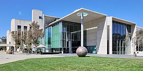 National Gallery from SW, Canberra Australia.jpg
