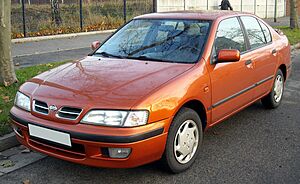 Archivo:Nissan Primera front 20081126