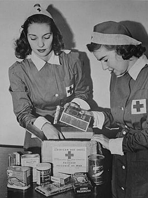 Archivo:POW Packages in 1942