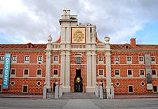 Archivo:Patio del Cuartel del Conde Duque en Madrid