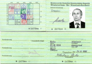 Archivo:Putin-Stasi-Ausweis