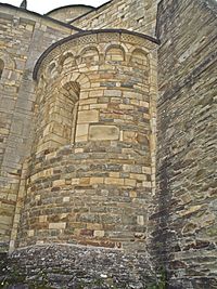 Archivo:San Martiño de Mondoñedo exterior ábsida románico lombardo