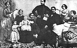 Archivo:Santa Cruz y su familia