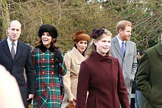 Archivo:The Royal Family on Christmas Day 2017 (1)