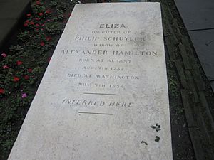 Archivo:Tomb of Eliza Schuyler Hamilton at Trinity Church Graveyard in New York City IMG 0958
