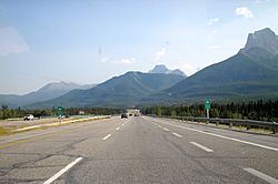 Archivo:Transcanada highway, Canmore, Alberta
