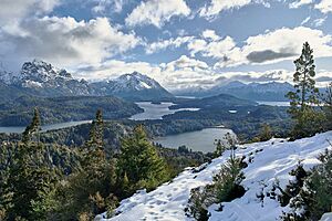 Archivo:Vista panorámica de San Carlos de Bariloche