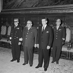 Archivo:Adolfo López Mateos, Manuel Zermeño Araico y Agustín Olachea (1962)