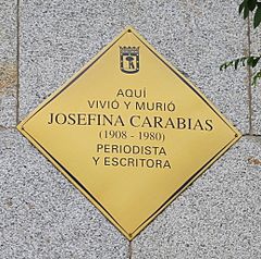 Archivo:Aquí vivió y murió Josefina Carabias (cropped)