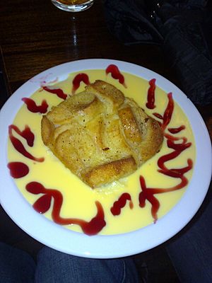 Archivo:Bread and Butter Pudding and Custard