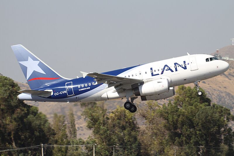CC-CVN Airbus A318 LAN (7334615604)