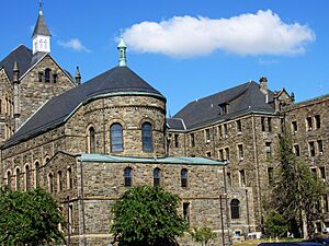 Archivo:Caldwell Hall CUA rear
