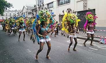 Archivo:Carnaval tropical Paris 2014 Golden Stars 114 Guadeloupe