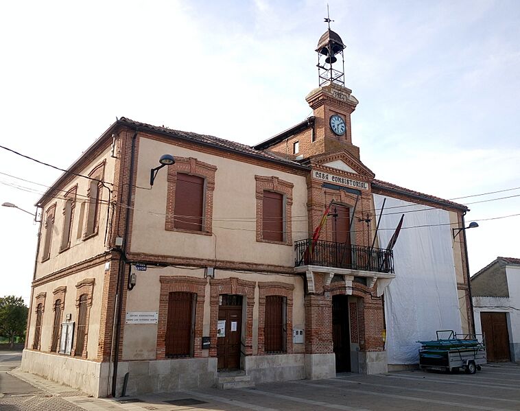 Casa consistorial de Pinarejos