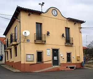 Archivo:Casa consistorial de Villaseco de los Gamitos
