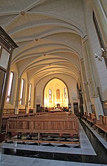 Archivo:Catedral del Redentor (Madrid) 02