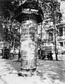 Colonne Morris, Paris 1910, par Eugène Atget