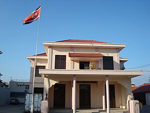 Archivo:DPRKEmbassyPhnomPenhCambodia