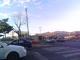 EL PICO TAPO CATAURITO DESDE LA AVENIDA MIRANDA.jpg