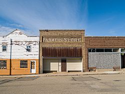 Farmers Store - Drake, North Dakota 10-16-2008.jpg