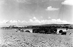 Fotografia antigua del puente negro 