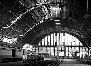Archivo:Grand Central Station Chicago Trainshed Interior