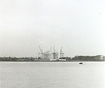 Archivo:Jefferson Memorial taken May 15, 1941